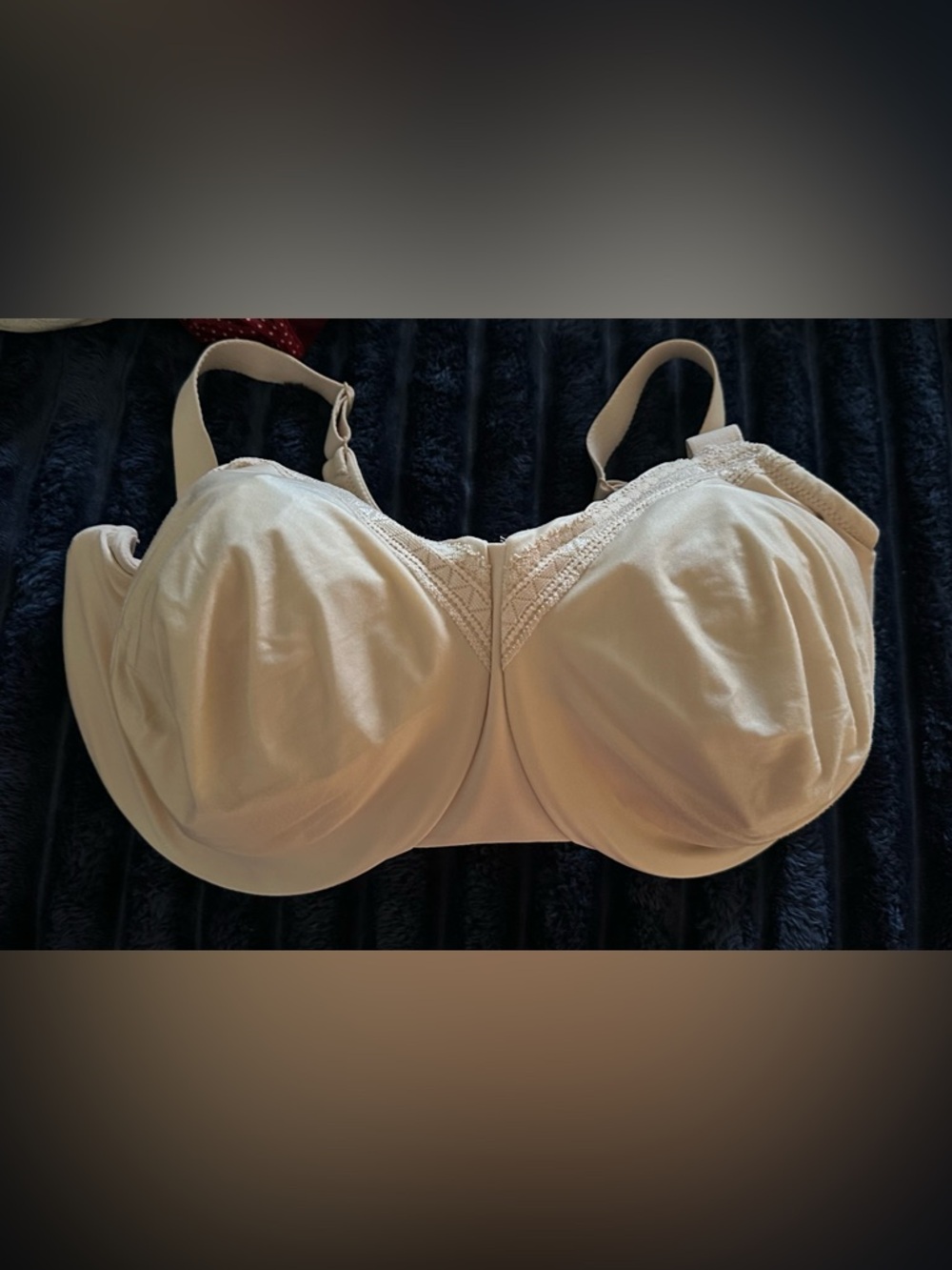 Wacoal Cream Supportive Full Coverage Bra with Lace Trim Model 855213